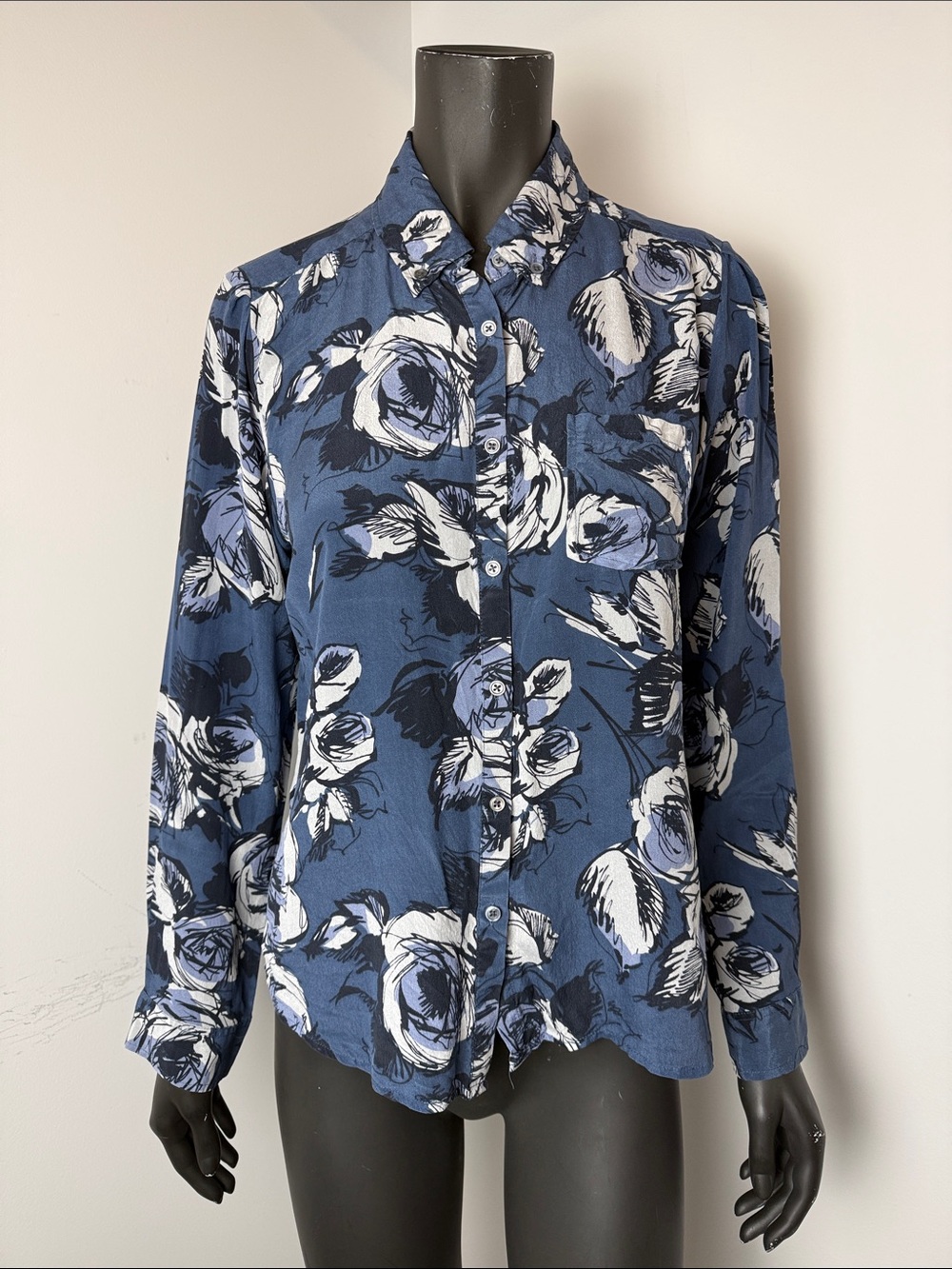 466. Joe Fresh 100% Silk Floral Button Down Blouse XL